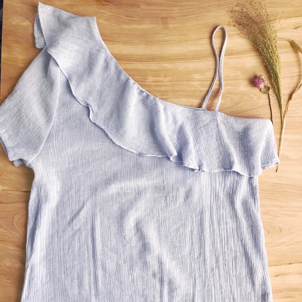 Off the shoulder Gauze Shirt